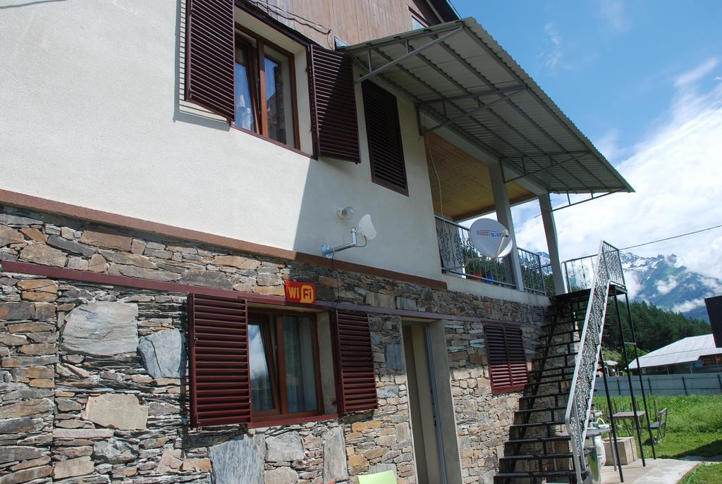 Guest House Lasili Mestia Exteriér fotografie